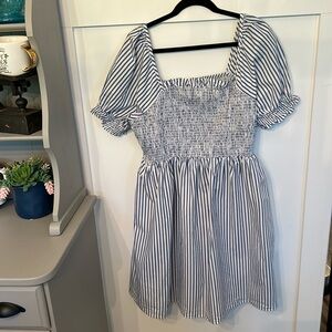 Draper James Poplin blue & white dress size 1X GUC